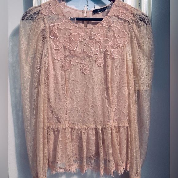 Elegant Lace Blouse in Peach by Zara - Picture 3 of 12